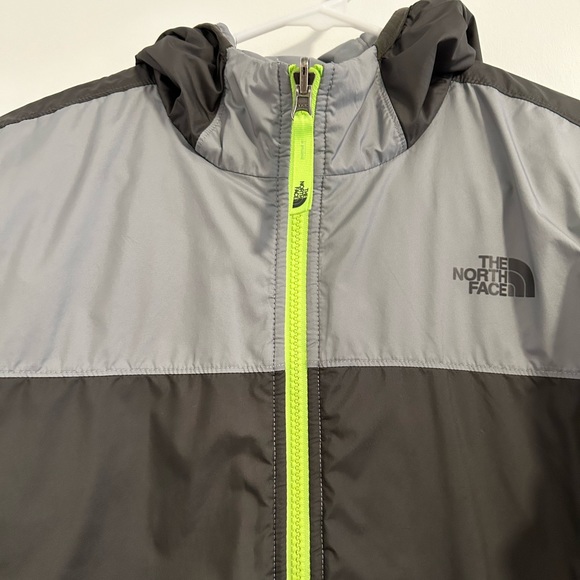 GUC Boy’s North Face Reversible Coat - Picture 5 of 16